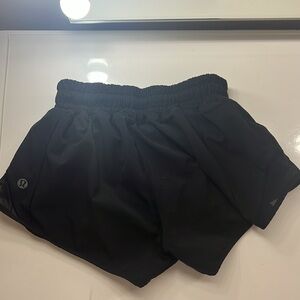 Great condition it like new black Lululemon hottie hot size 0 shorts LOW RISE!❤️